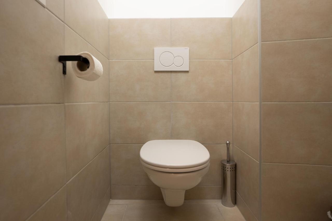 Stylish Central 1-Bedroom Apartment With A Terrace Вена Экстерьер фото